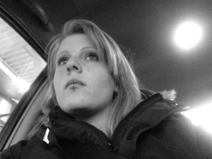 Kvinde Wicki billede 7