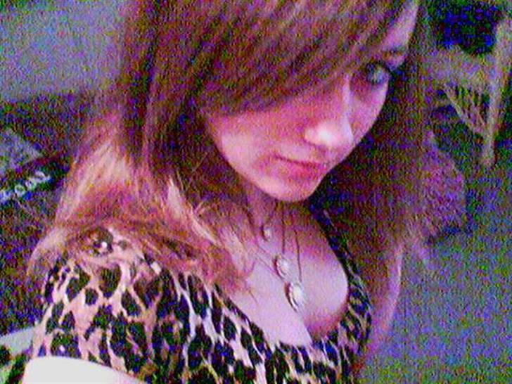 Kvinde Terese  - Lige før fest (; billede 2