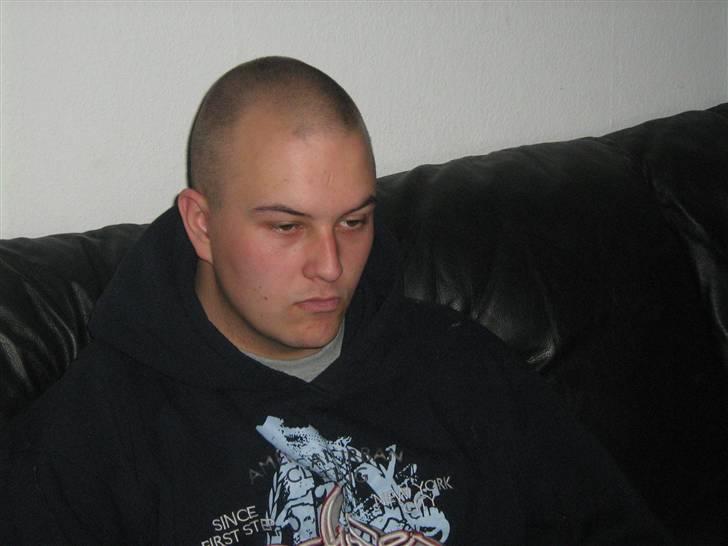 Mand dennis - stener for sygt:) billede 1