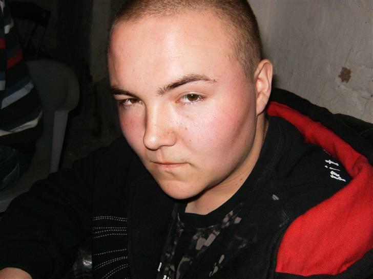 Mand Nikolaj - Nyeste billed tabt godt omkring 10-20kg kan ses ud fra de andre billeder som er gamle.. billede 7