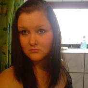 Kvinde Pernille  Aka Tutsii