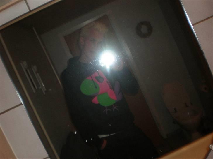 Mand mads j billede 2