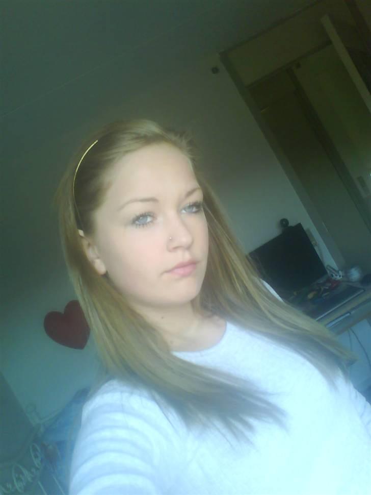 Kvinde Julie - lige blevet klippet. aaallt for kort :/ billede 13