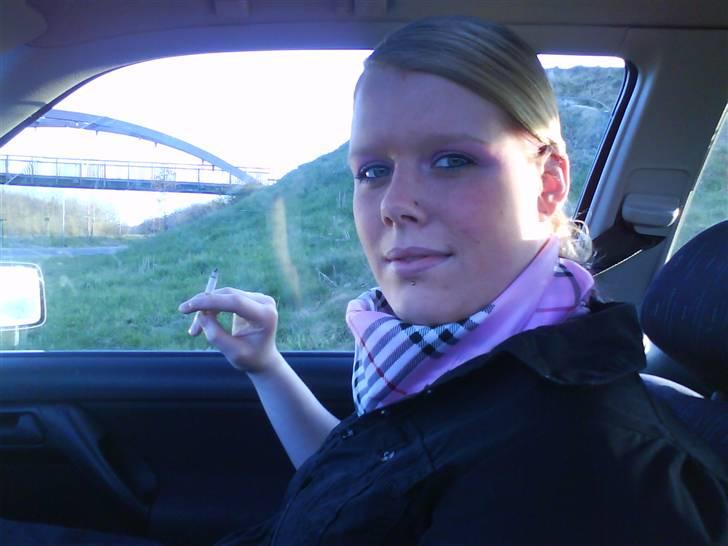 Kvinde Maibritt - på vej til familie tam tam.. billede 5