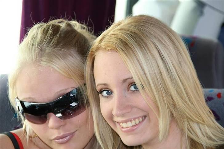 Kvinde . simone - Bussen på vej til Spanien :) billede 13