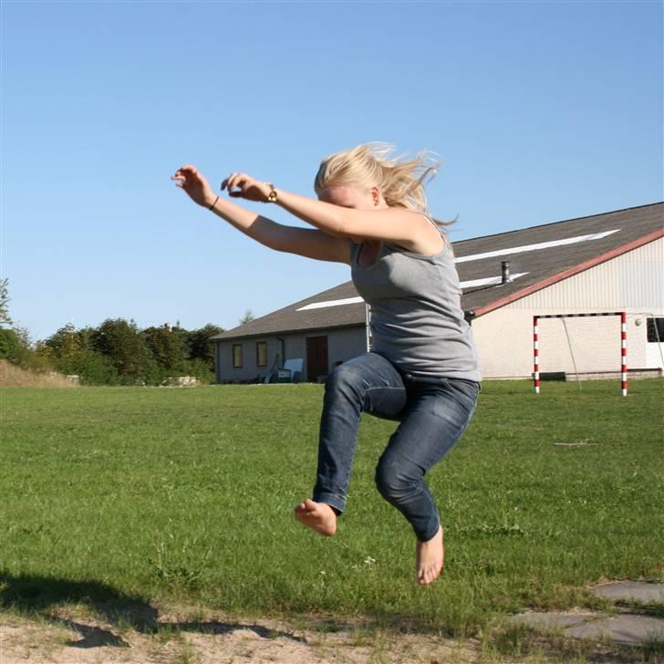 Kvinde Christina - PM-Photo  Mig som springer længdespringxD billede 11