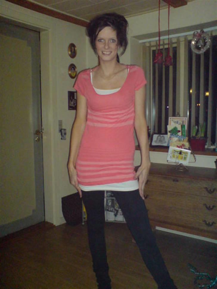 Kvinde **TJEK MINE ANNONCER** - Julen 2008 billede 4