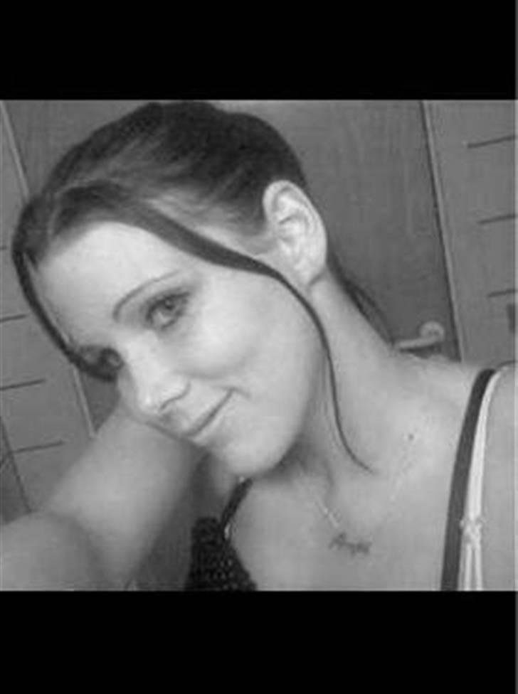 Kvinde Anjanøhr - Looks like an Angel... But don´t let it fool you..! billede 1