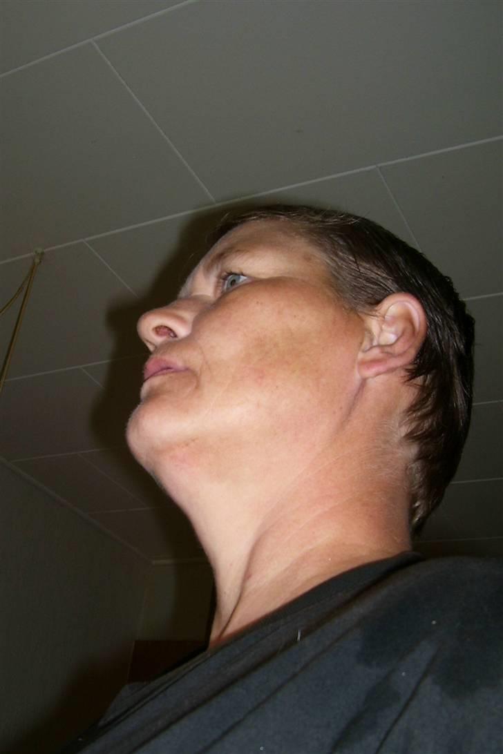 Kvinde Jytte Holger  - stadig kort håret billede 3