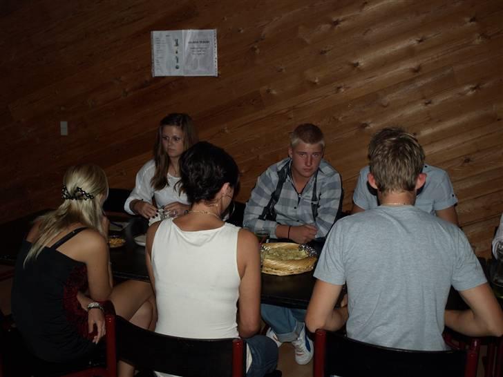 Mand Kenneth - Mig der sidder og kigger ondt til kameraet hehe..  billede 9