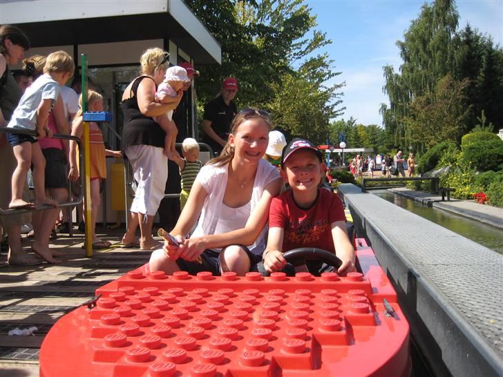 Kvinde Katrine C - Min lillebror og jeg i Legoland d. 21-07-08 billede 8