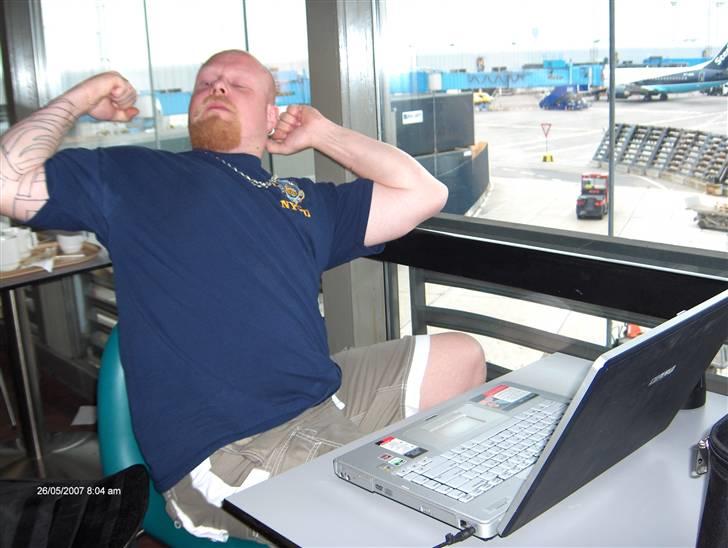 Mand Thomas  - Her er jeg i lufthavnen, inden jeg flyver til USA 2007 billede 2