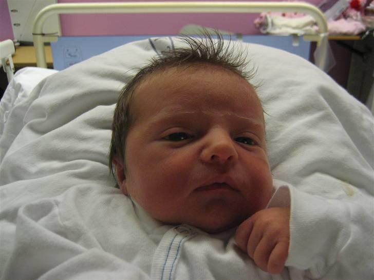 Kvinde Sanne - Her er så min dejlige smukke datter, som jeg fødte den 17/9..  billede 14