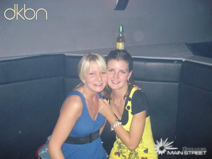 Kvinde Mette Storgaard Olsen. - Her sammen med anne (: billede 6