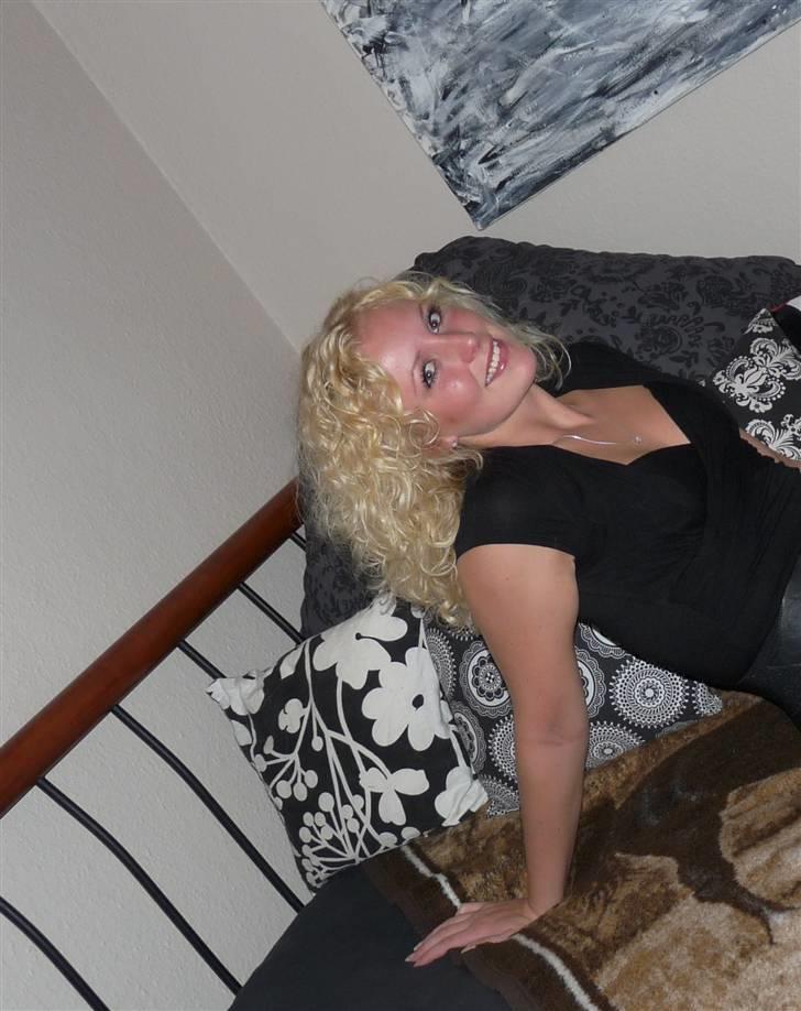 Kvinde Stephanie - Mig.  billede 1