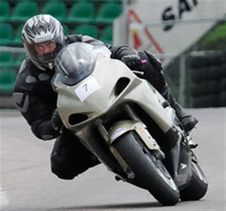 Mand martin - mig gsxr 750k1 billede 3