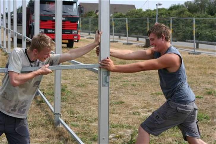 Mand kristian mortensen -  Forberedelserne Bork Havn Musikfestival billede 2