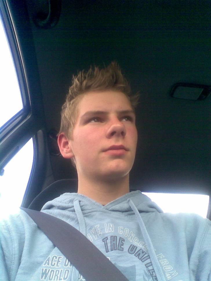 Mand Rune Lind :) - Taget i min nabos bil en dag i viborg vist nok :) billede 2