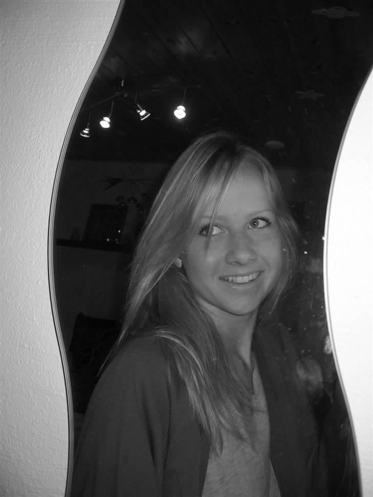 Kvinde Ninamarc - Nina med lyst hår  billede 8