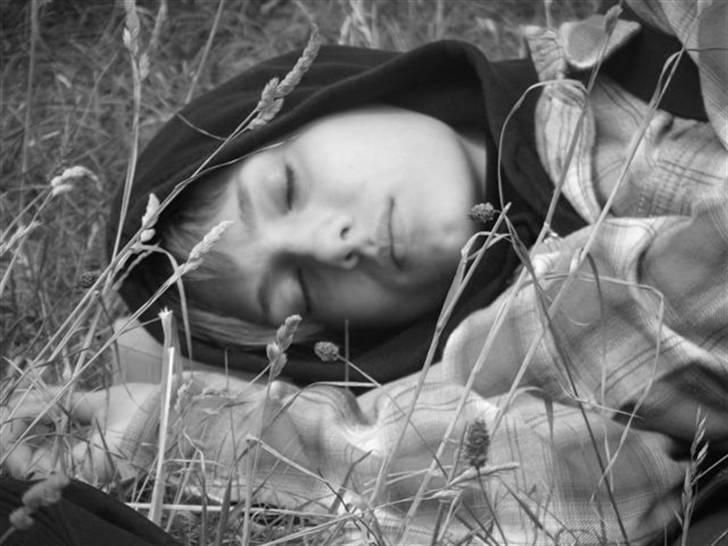 Kvinde Meme - Træt.. På MC sommertræf 2008.. billede 2