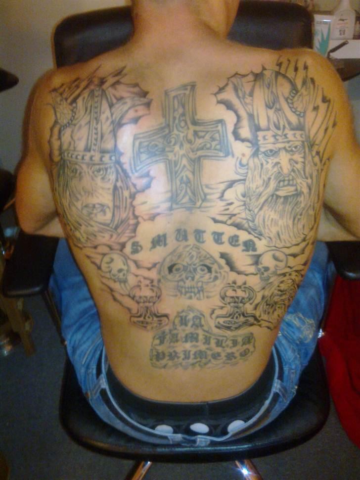 Mand .. - Ældre billede, er i godt igang med at blive fyldt ud der.. billede 2