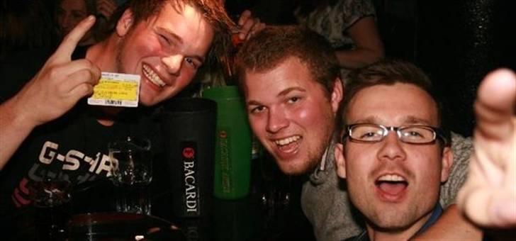 Mand Kresjan (^^') - I byen med storebror (: billede 2