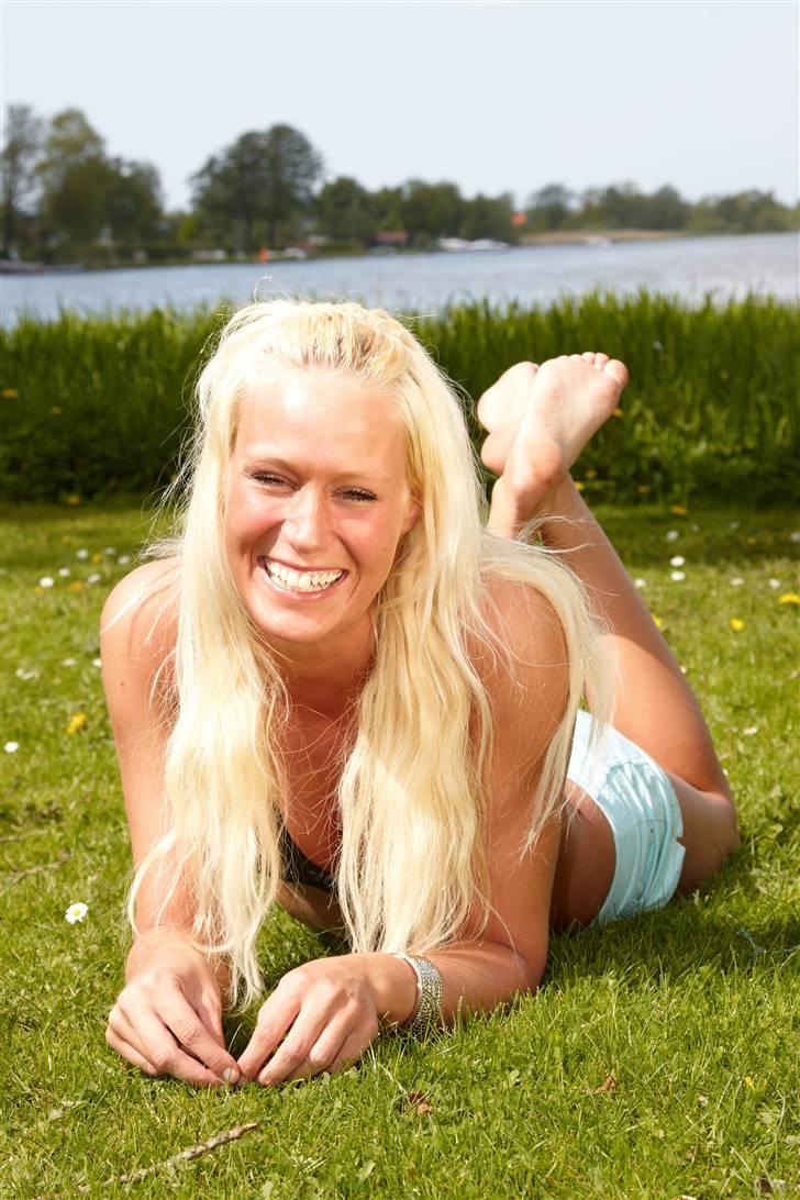 Kvinde Beate - OMG! billede 5