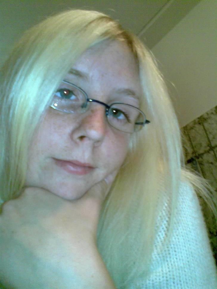 Kvinde Sandra - en af de gode zyz jeg selv...  billede 1