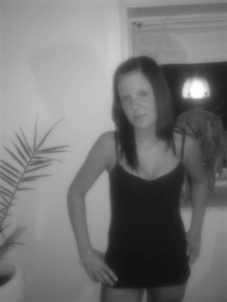 Kvinde Simone Siebert  billede 1