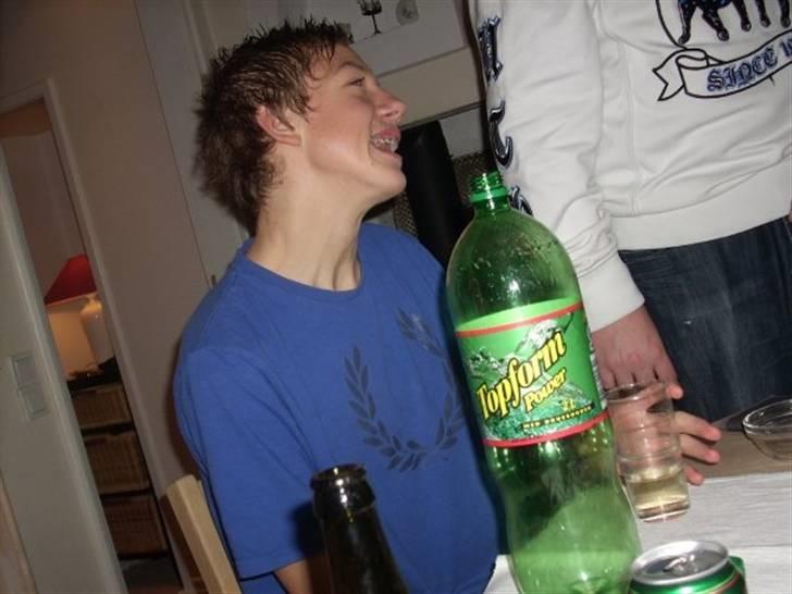 Kvinde Julie WIkkelsø - min smukke dreng :) bedsteven <3 thomas.. billede 4