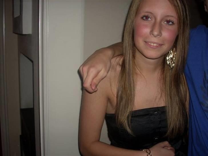 Kvinde Julie WIkkelsø - mig- ser lidt sløv ud der :i hihi. billede 7