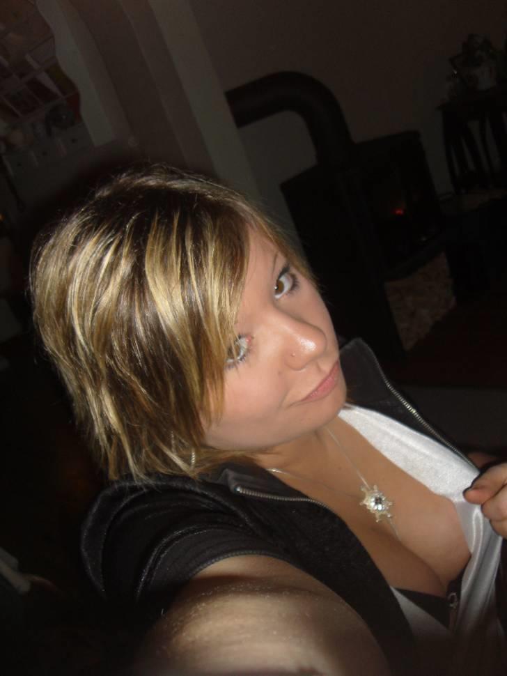 Kvinde Lisa<'3 - bal 14 marts 09.  billede 3