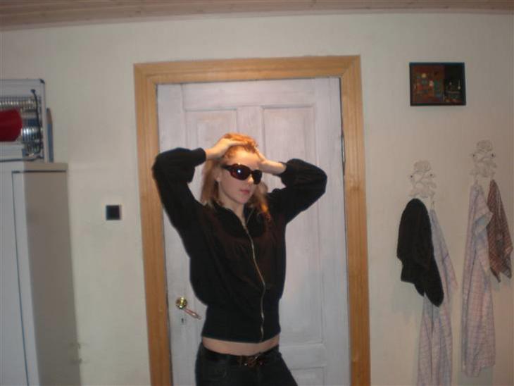 {{currentPhoto.altText}} billede {{currentPhoto.number}}