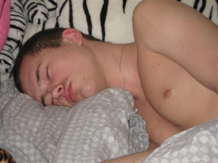 Mand Jesper H - sovende tilstand billede 2