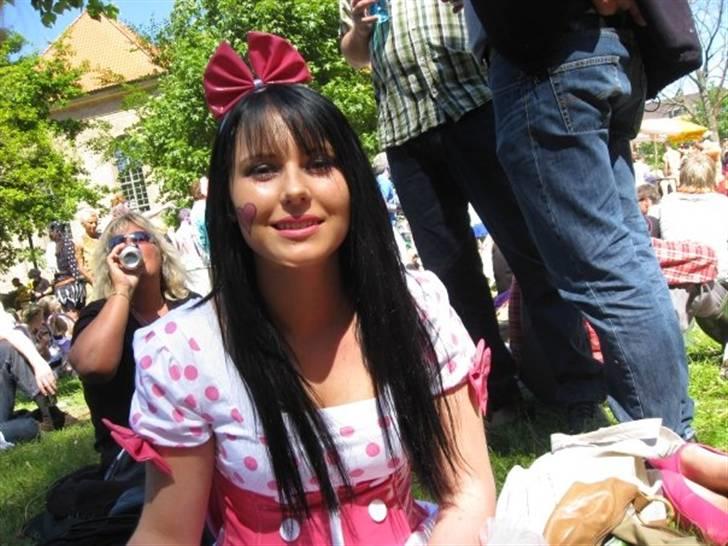 Kvinde Line billede 1