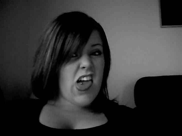 Kvinde Nikoline - Meget useriøs, ja tak ;) billede 4