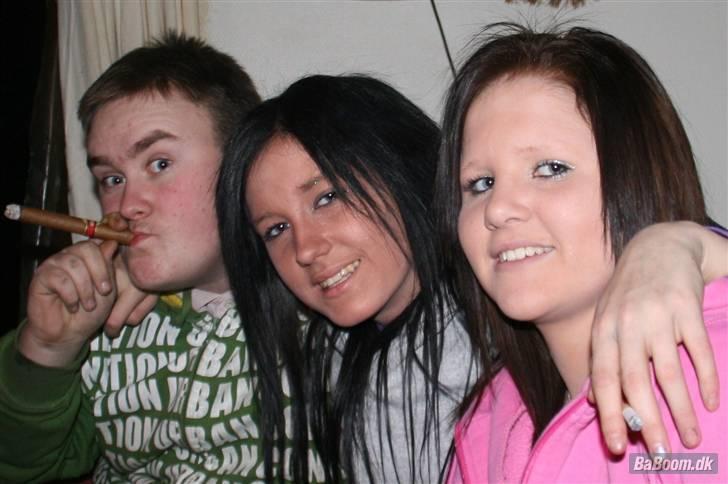 Kvinde Astrid:D - nytår:D annika,astrid og runex) billede 5