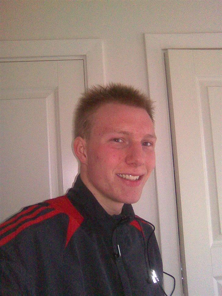 Mand Jacob T. - Billedet blev taget ligesom jeg havde løbet 10km...   billede 4