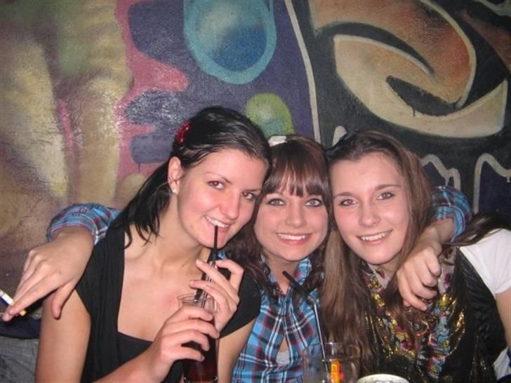 Kvinde Mette Storgaard Olsen. - mig, Ditte og Annika i Bruxelles ;) billede 13