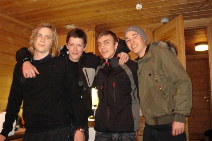 Mand Ditlev Pless - Mig til højre... Skitur :D billede 6