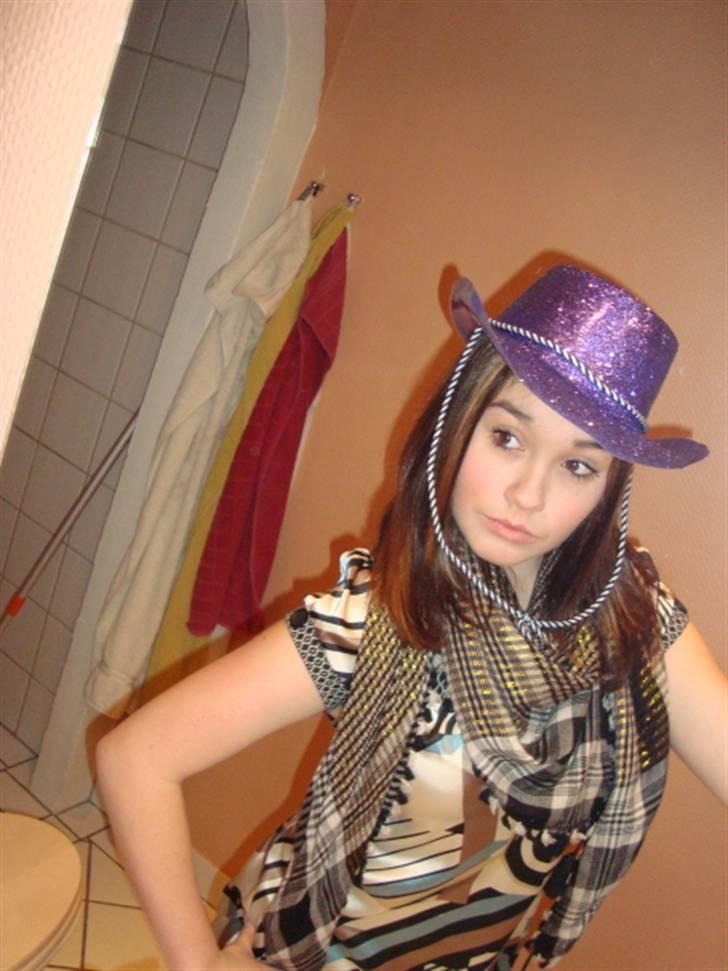 Kvinde Nanna - En fræk cowgirl :D Haha billede 5