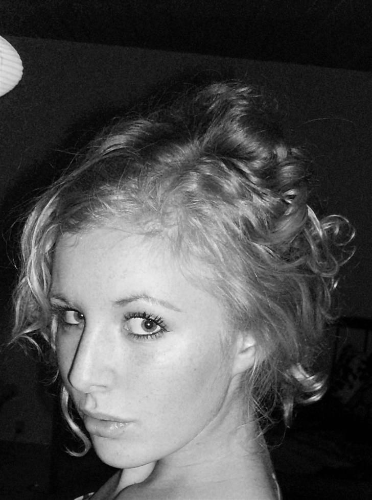 Kvinde Stephanie - Mig d. 21-03-09 billede 11