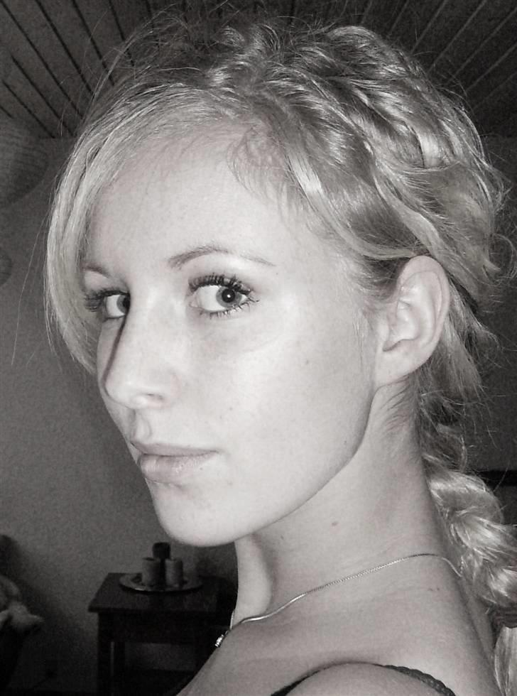 Kvinde Stephanie - Mig d. 21-03.09  billede 12