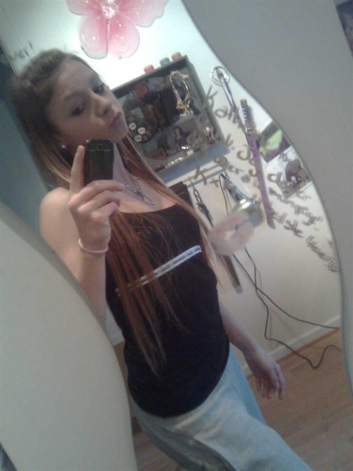 Kvinde Mia - » Upti ´wupti ~ martini i hånden & sko fra gucci d; billede 8