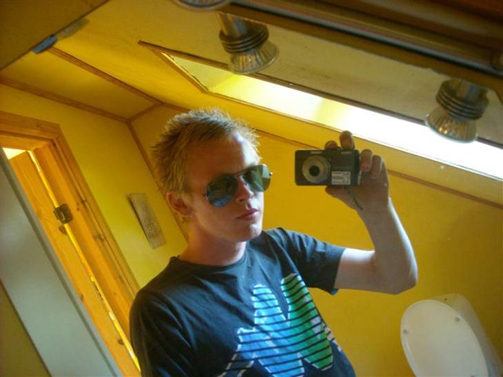 {{currentPhoto.altText}} billede {{currentPhoto.number}}