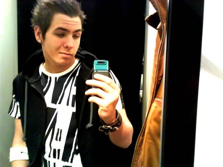 Mand Kris - mørkhåret billede 1