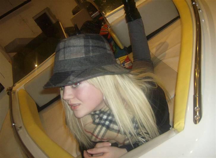 Kvinde josephine - haha vinter 2006 :d billede 5