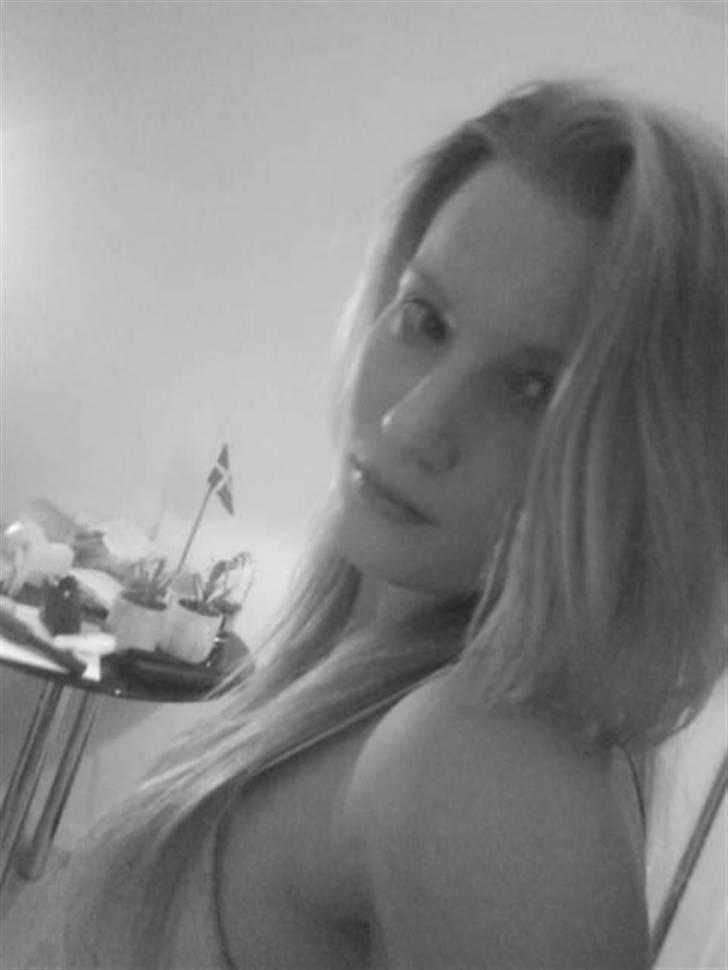 Kvinde Line  billede 2