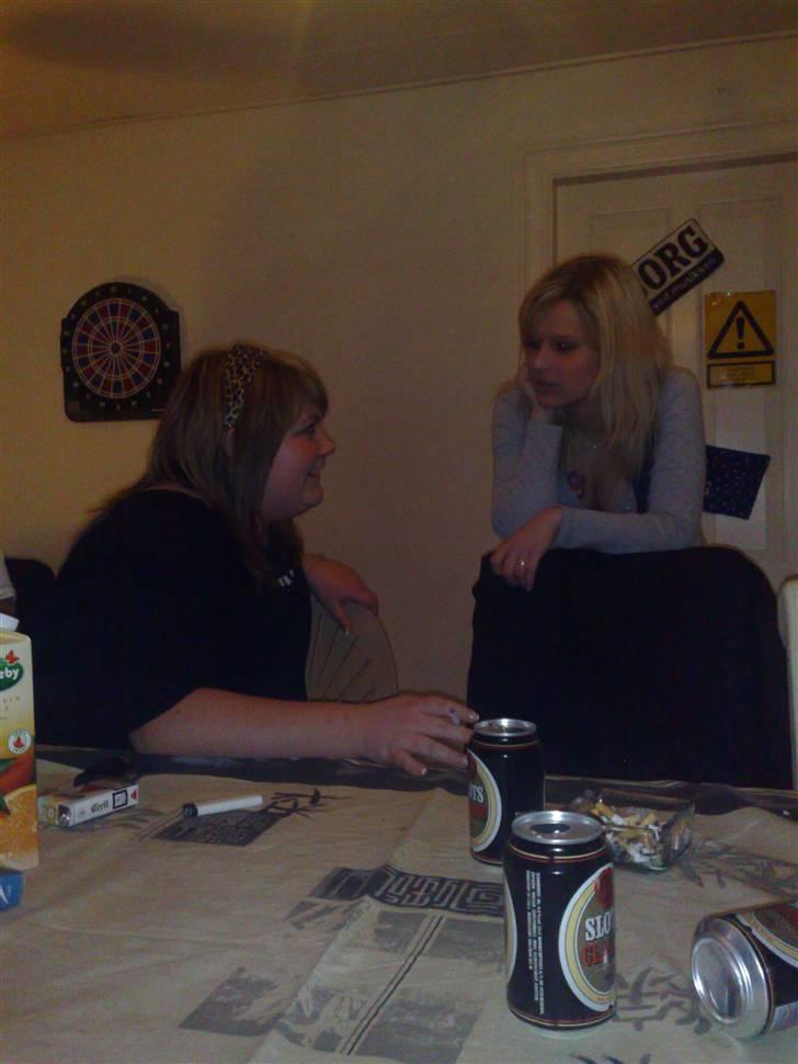 Kvinde Cathrin - fest (mig til højre) billede 3