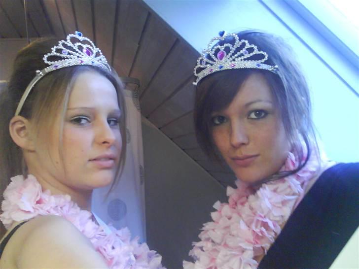 Kvinde Cathrin - mig og stine på vej til skole fest billede 13